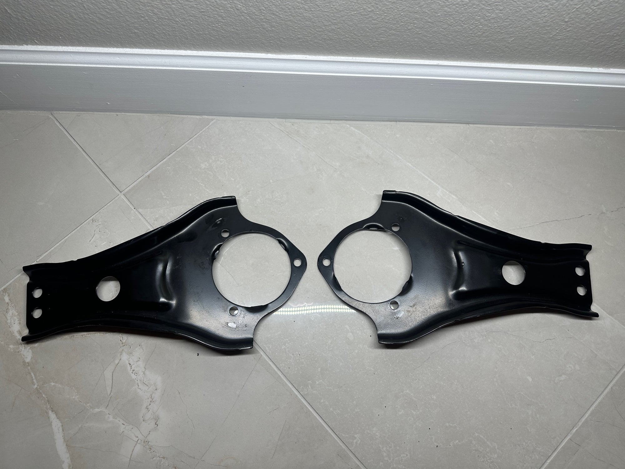 Toyota Supra Mk4 used parts-metal rear strut plates underside