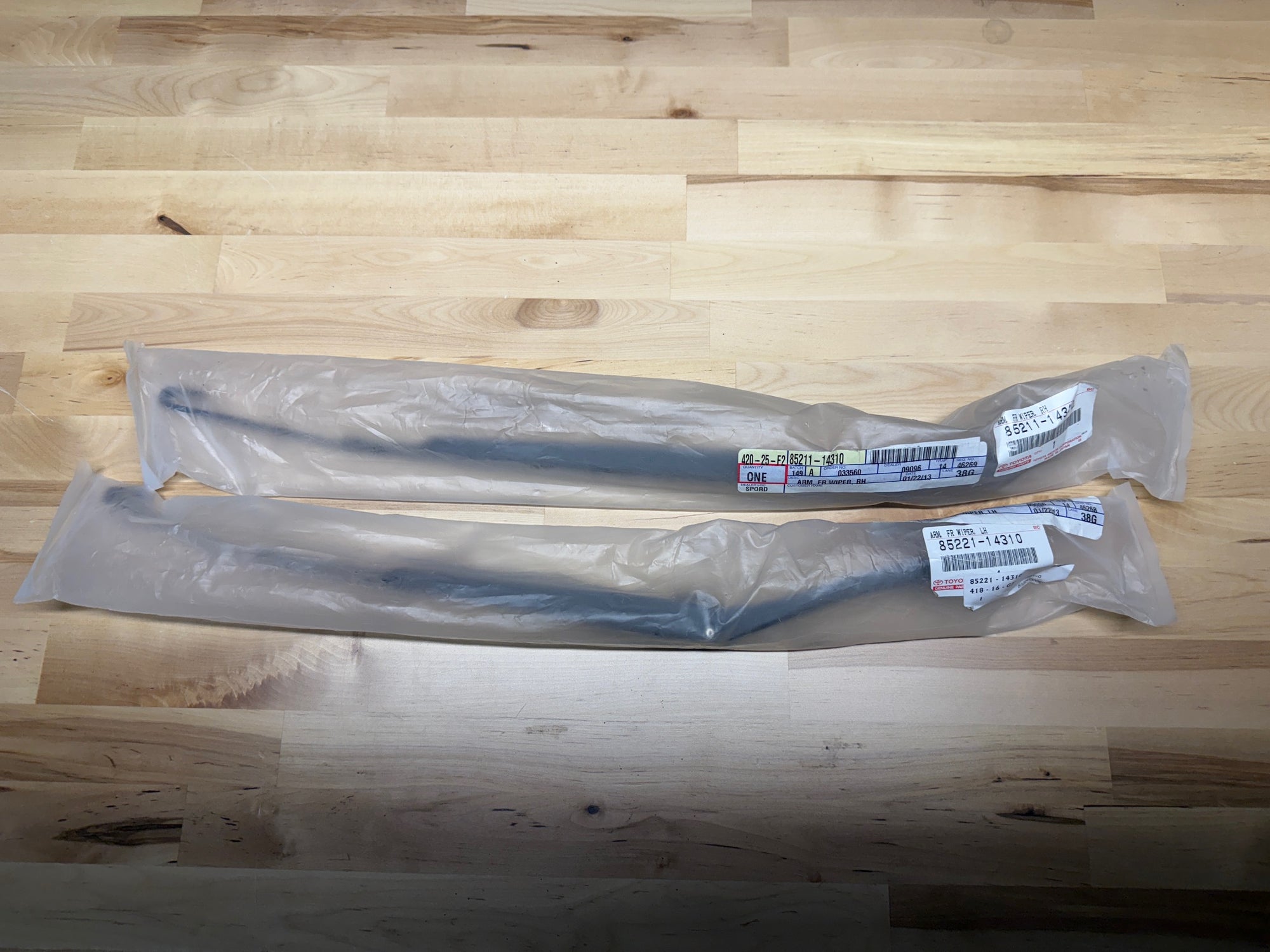 BRAND NEW Toyota Supra MK4 LHD USDM Front Wiper Arms-Discontinued! Rare! 85221-14310 & 85211-14310