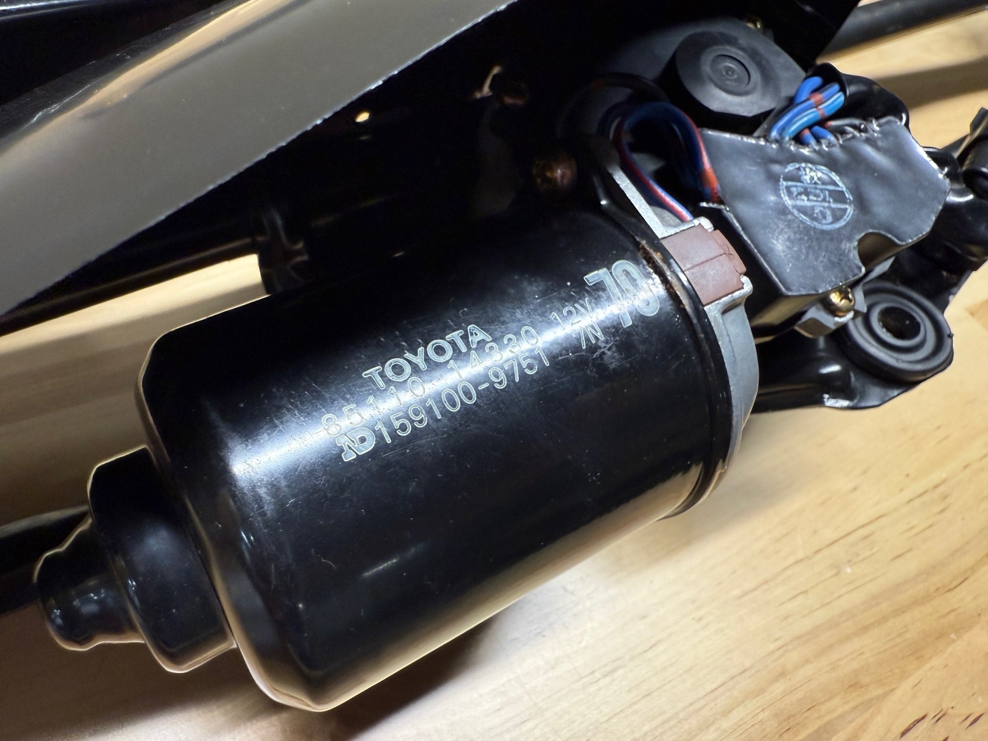 Toyota Supra MK4 front wiper transmission linkage w/ motor 85150-14330 and 85110-14330