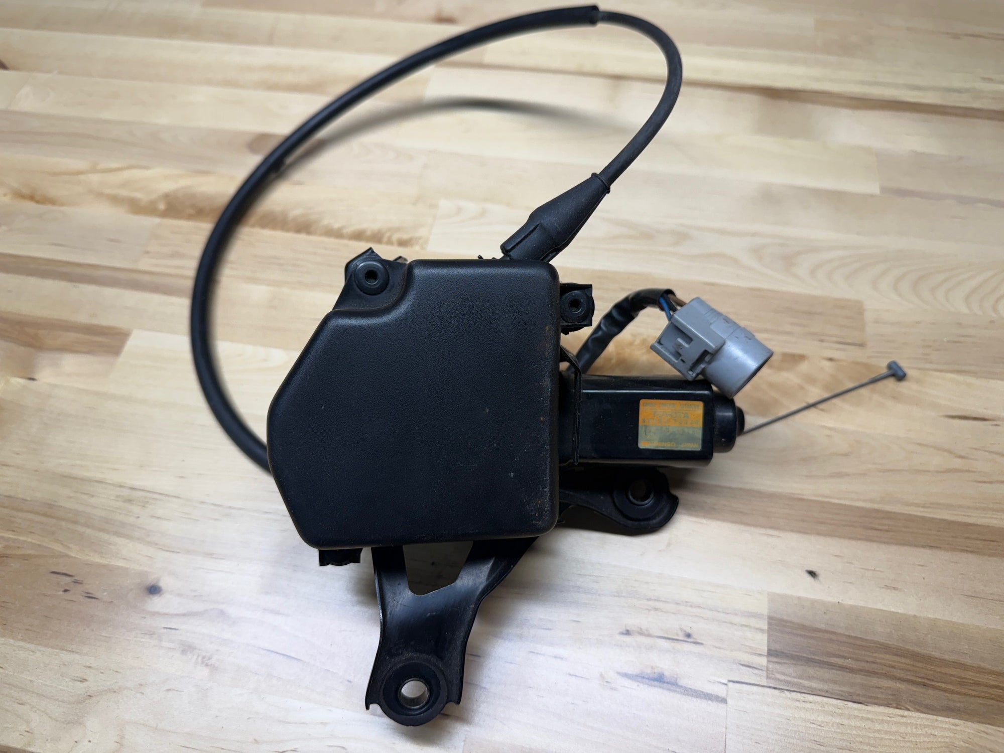 Toyota Supra MK4 cruise control actuator assembly 88002-14030