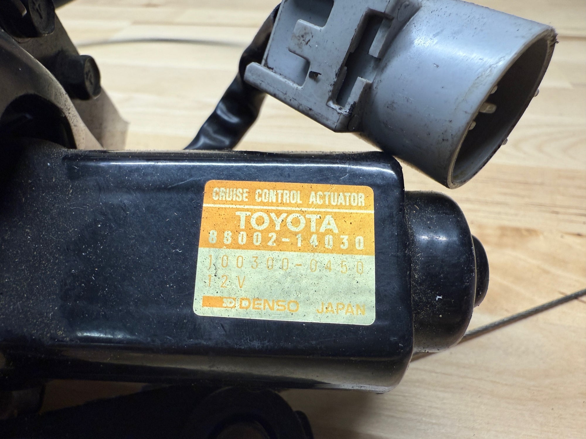 Toyota Supra MK4 cruise control actuator assembly 88002-14030